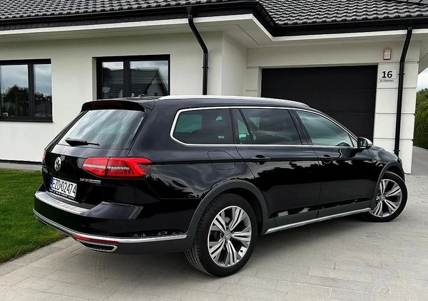 Volkswagen Passat cena 87900 przebieg: 189000, rok produkcji 2018 z Krynica-Zdrój małe 379